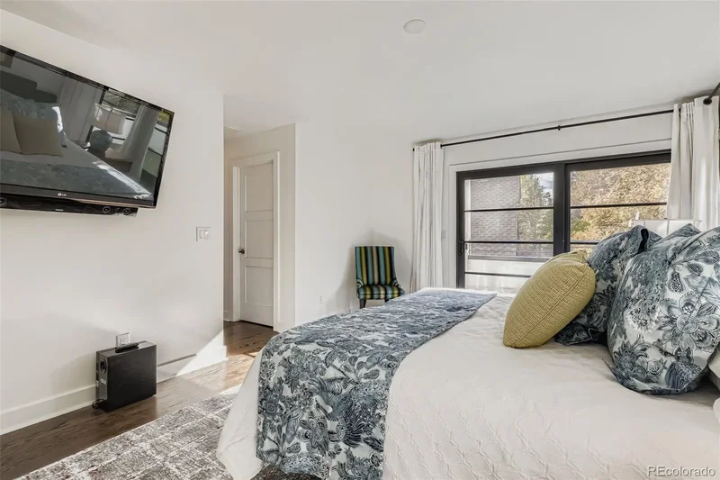 1056 S Clayton Way, Denver, Colorado, United States. - Photo 13