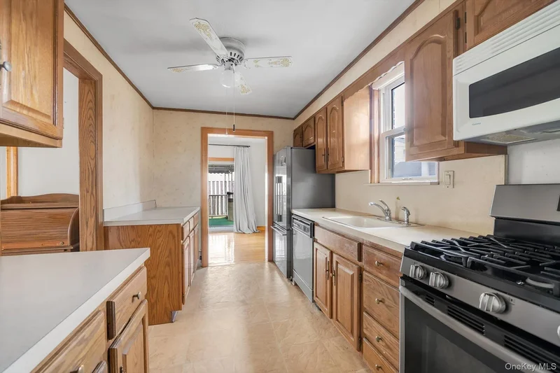 163-45 23rd Avenue, Whitestone, NY 11357, New York, New York, United States. - Photo 35