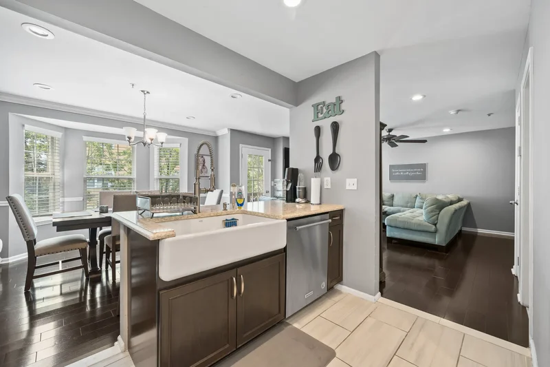 32 Marina Dr , Bayonne, NJ 07002, Bayonne, New Jersey, United States. - Photo 19