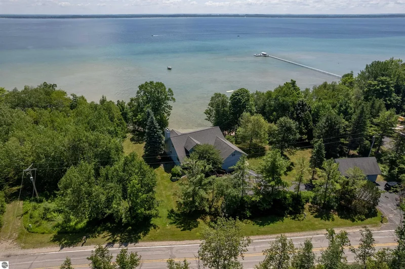 14088 Bluff Road, Traverse City, MI 49686, Traverse City, Michigan, United States. - Photo 48