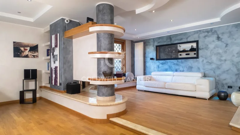 Villa quadrifamiliare in vendita a Roma, Infernetto