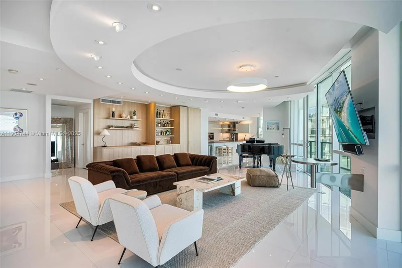 665 NE 25th St PHII02, Miami, Florida, United States. - Photo 4