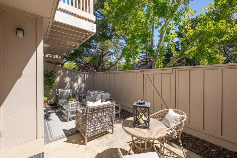 38 Weepingridge Court, San Mateo, California, United States. - Photo 2