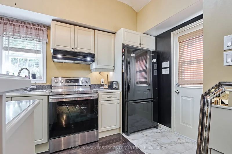 5907/5901 Lakeshore Road, Whitchurch-Stouffville, Ontario, Canada. - Photo 16