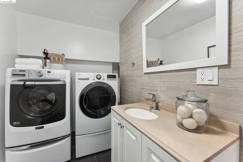 295 Scenic Ave, Oakland, California, United States. - Photo 35