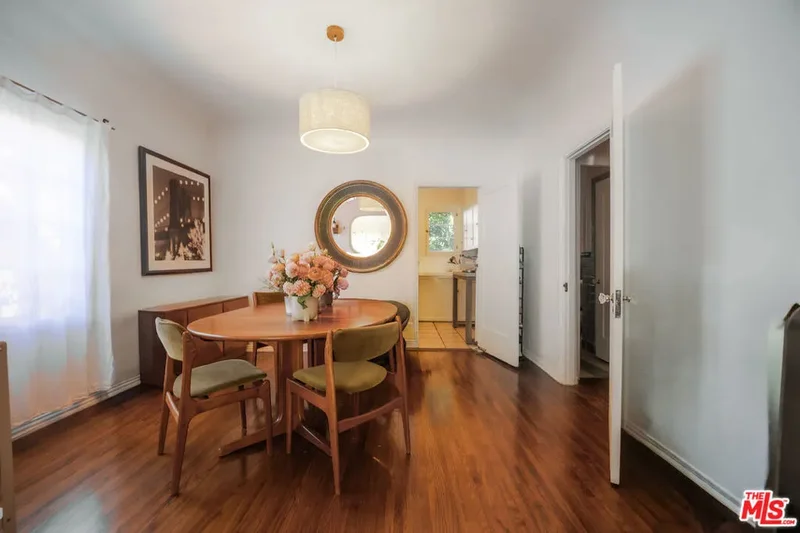 2563 N Beachwood Drive, Los Angeles, California, United States. - Photo 5