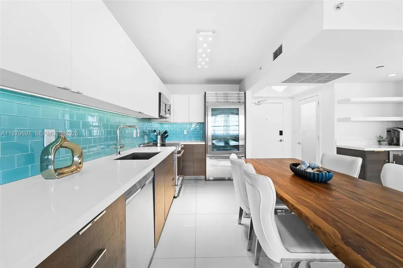 100 Lincoln Rd 1523/1525, Miami Beach, Florida, United States. - Photo 6
