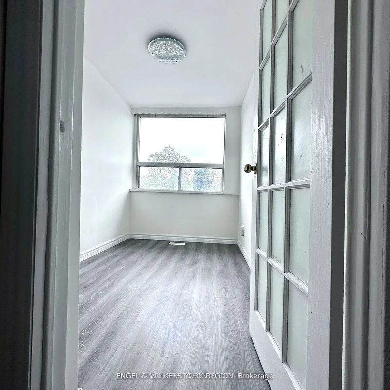 3547 St Clair Avenue E, Toronto, Ontario, Canada. - Photo 7
