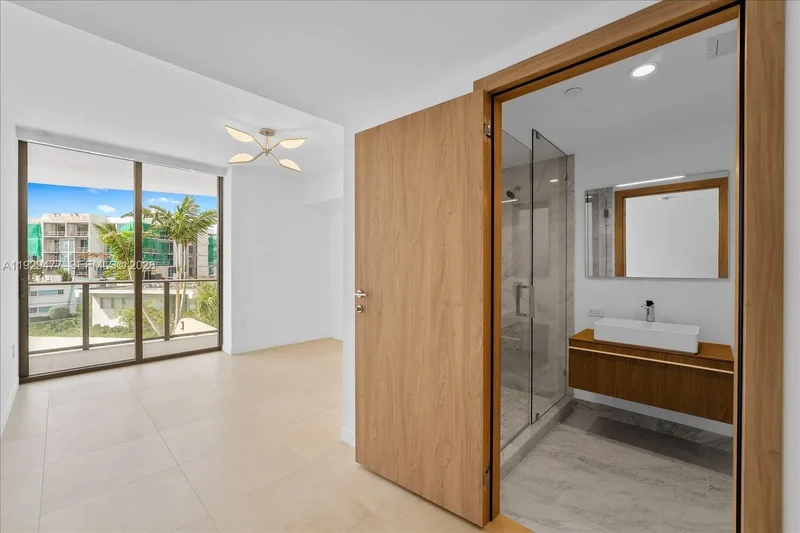 1135 103 St, Bal Harbour, Florida, United States. - Photo 27
