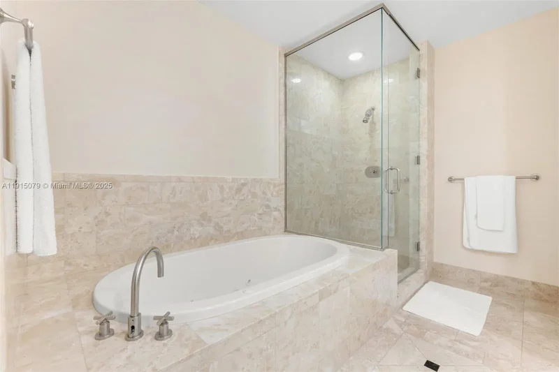 1425 Brickell Ave 54C, Miami, Florida, United States. - Photo 42