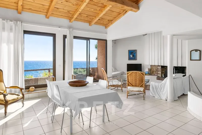 CARQUEIRANNE, Carqueiranne, Provence-Alpes-Côte d'Azur, France. - Photo 4
