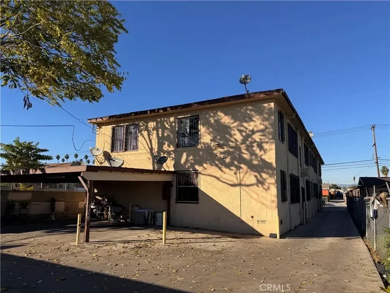 1104 W 93rd, Los Angeles, California, United States. - Photo 3