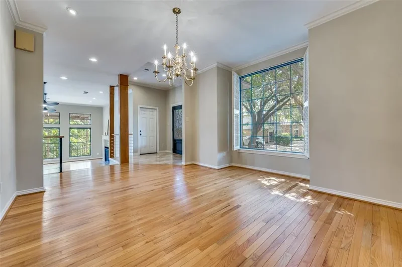 9126 Cochran Heights Drive, Dallas, Texas, United States. - Photo 13