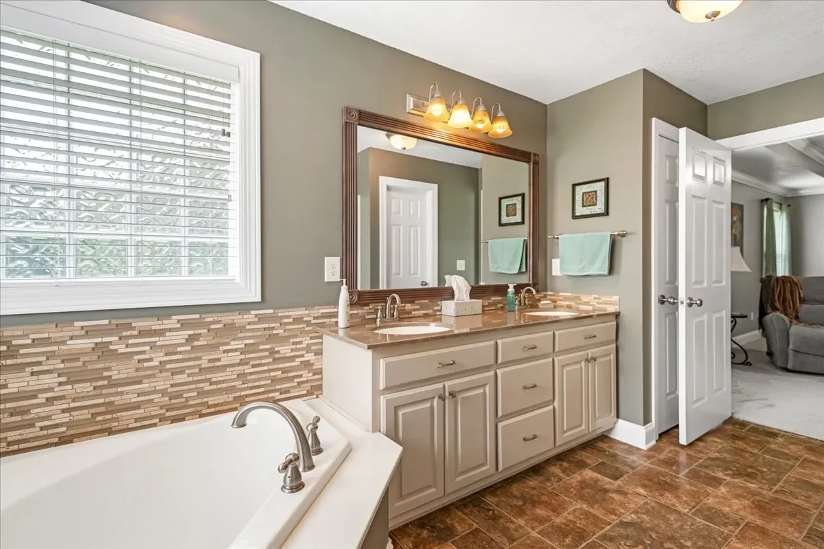 379 Hooper Road, Winchester, TN 37398, Estill Springs, Tennessee, United States. - Photo 1