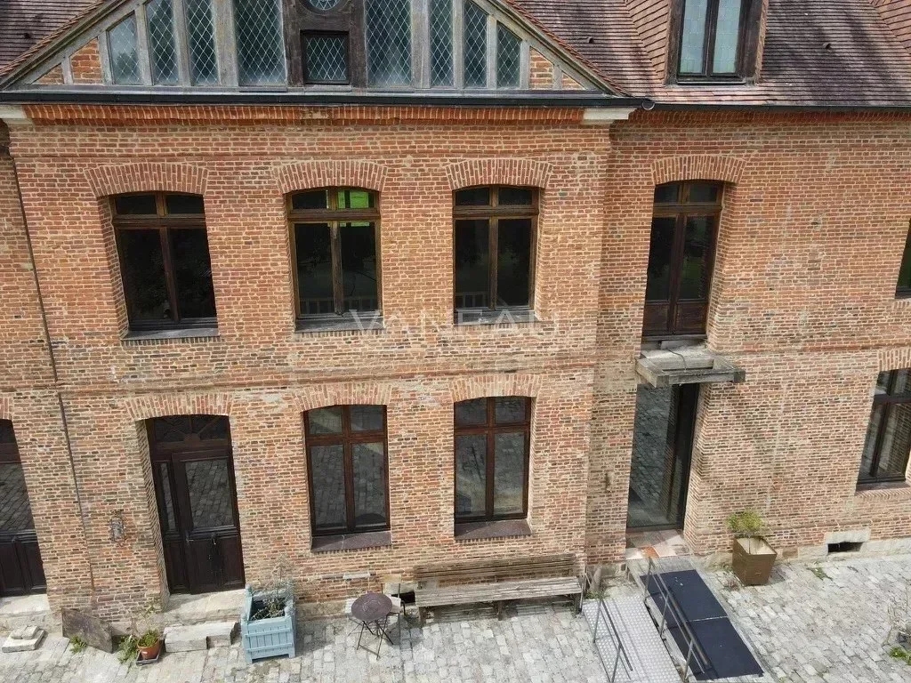 Exterior photo 5