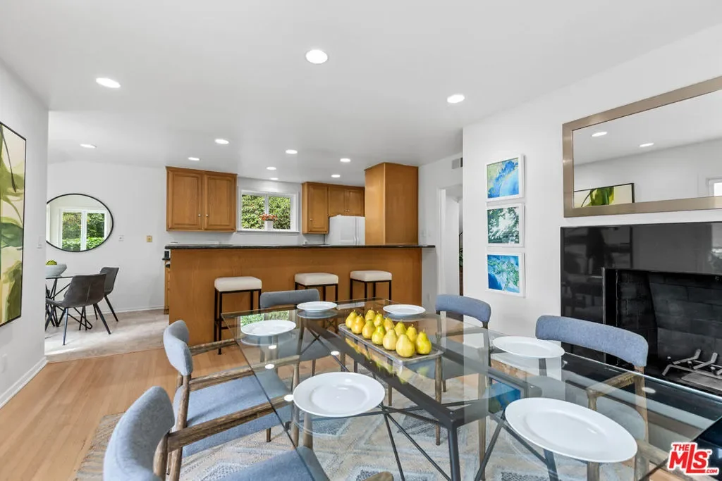 1247 N Bundy Drive, Los Angeles, California, United States. - Photo 12