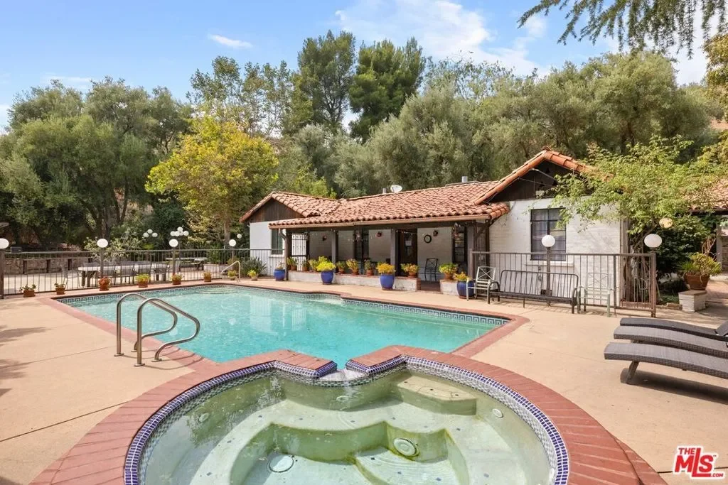 9145 La Tuna Canyon Road, Los Angeles, California, United States. - Photo 12