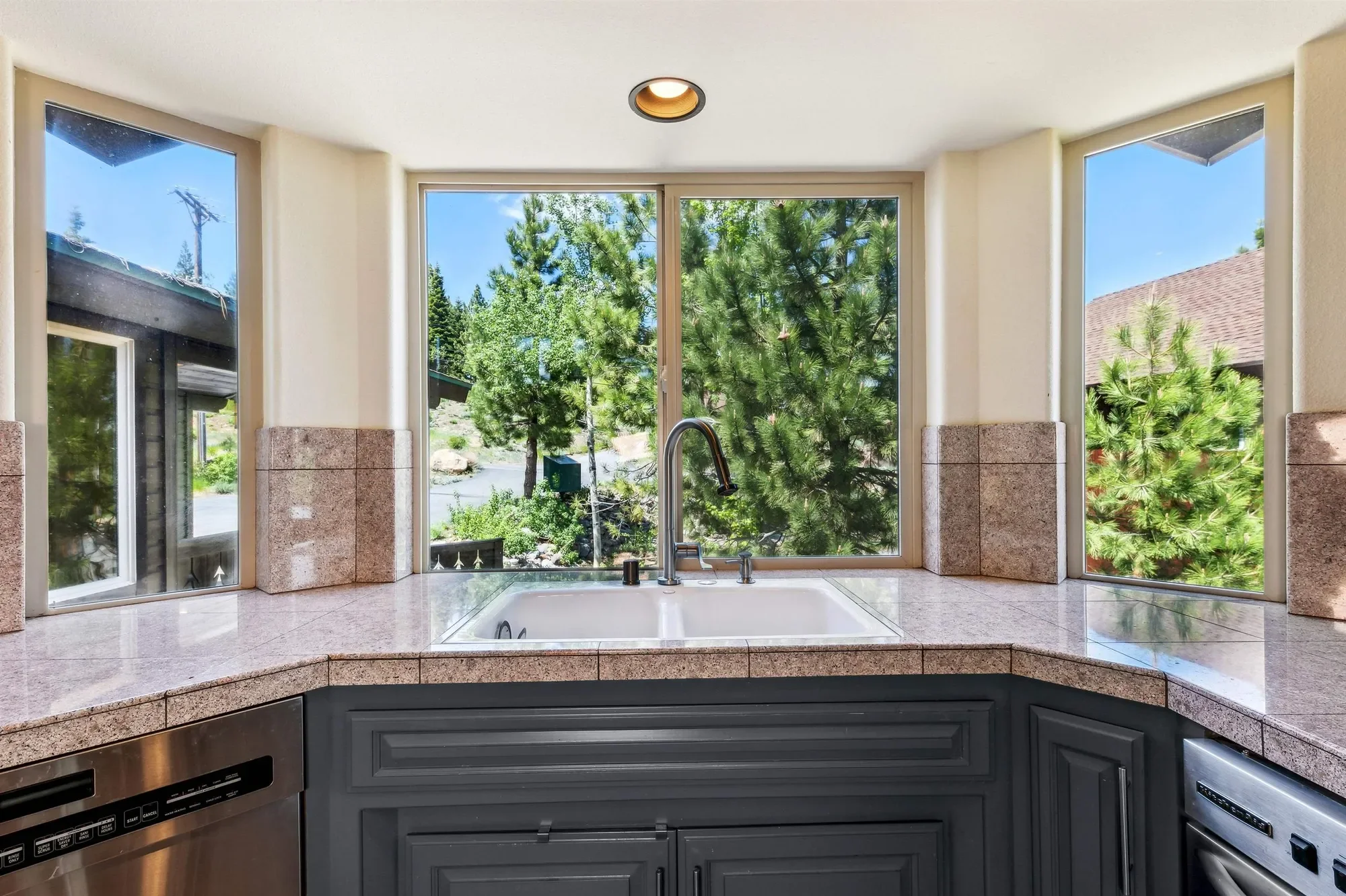 12391 Stockholm Way, Truckee, California, United States. - Photo 5