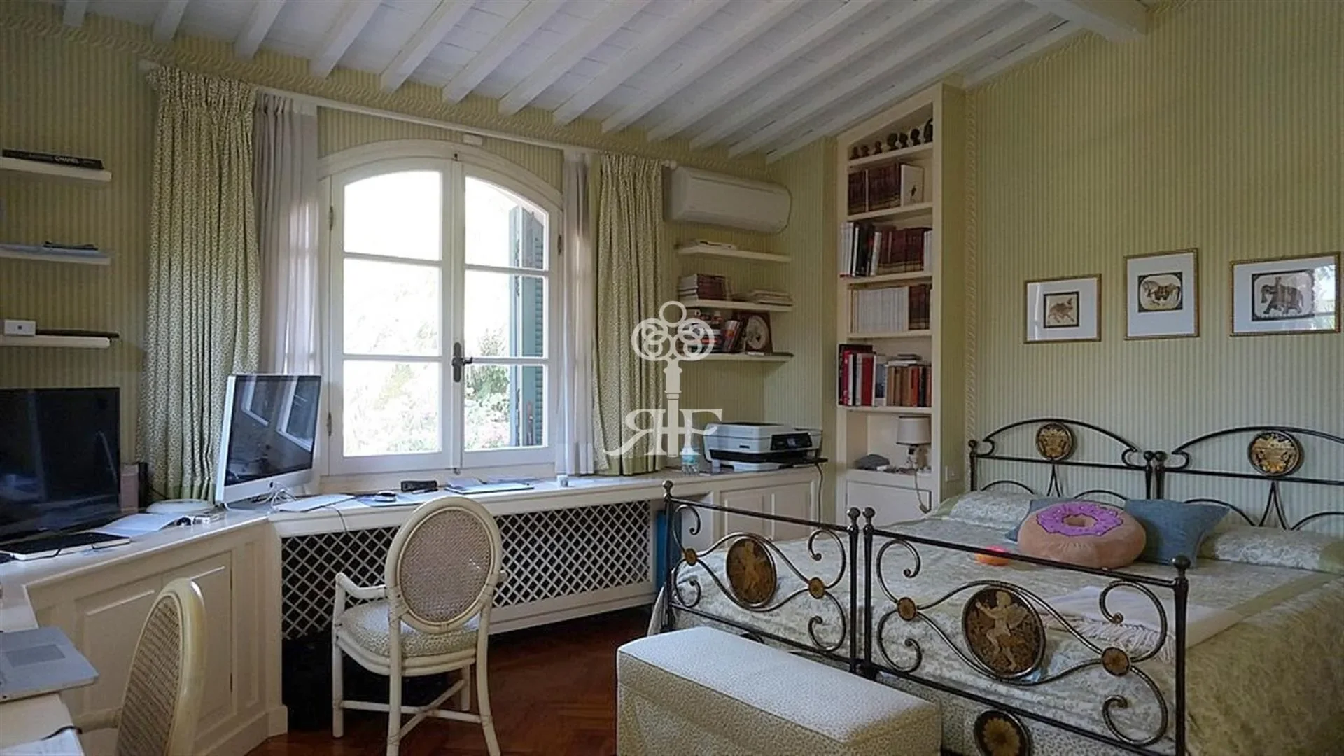 Gallery photo 10