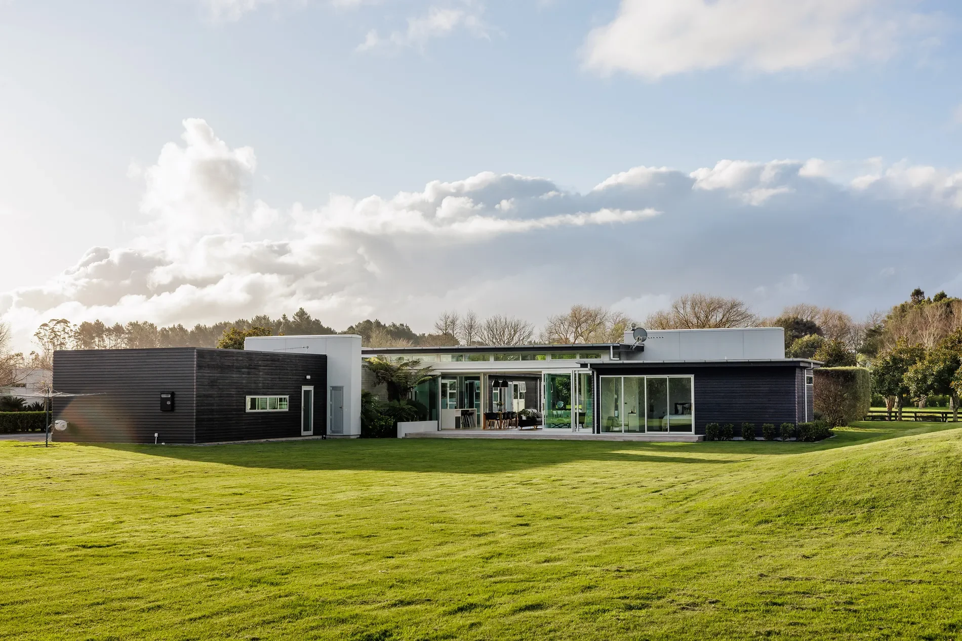Exterior photo 11