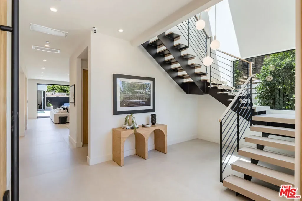 2115 Walnut Avenue, Los Angeles, California, United States. - Photo 20