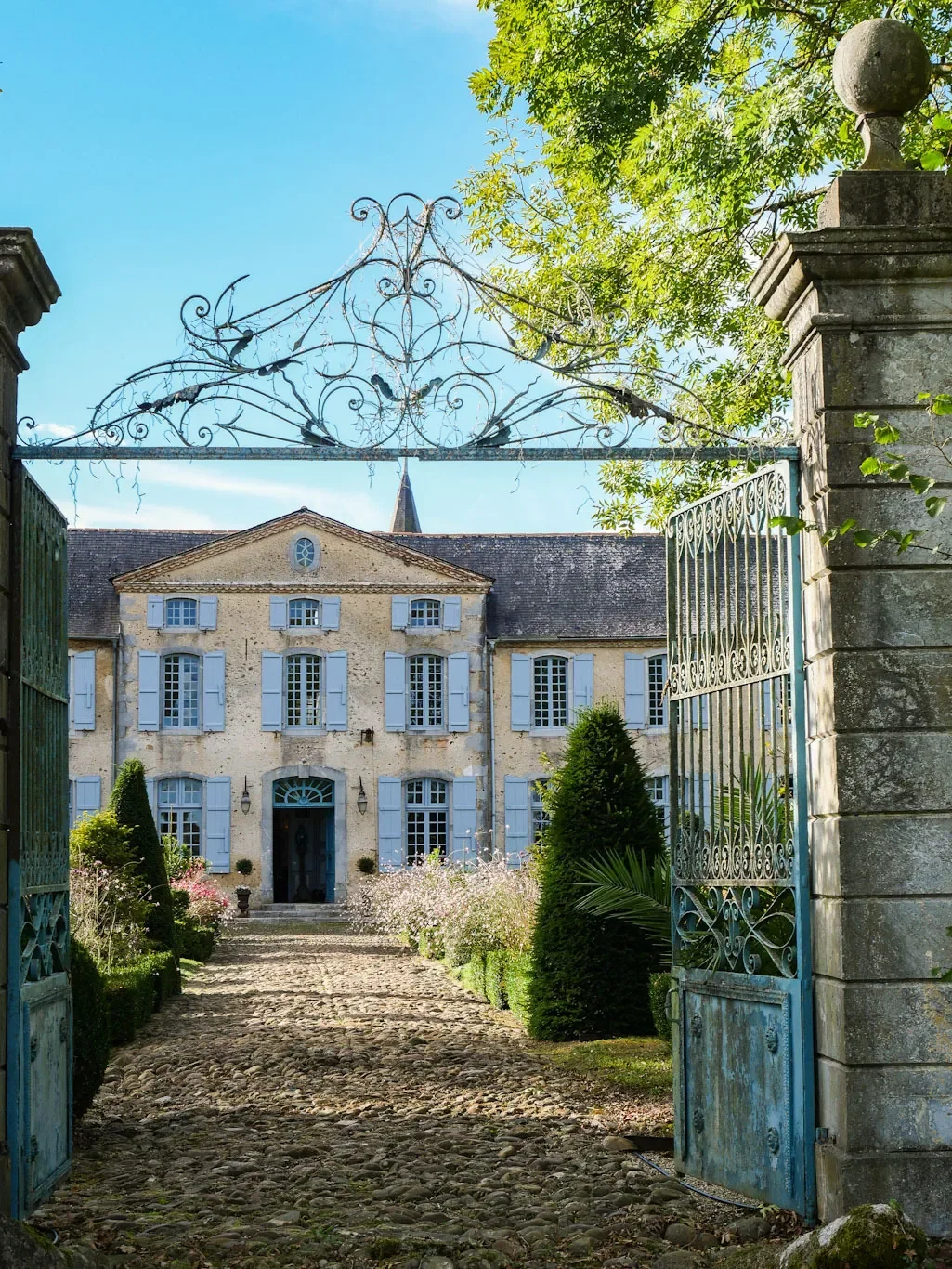 64000 Pau, France, Pau, Nouvelle-Aquitaine, France. - Photo 9