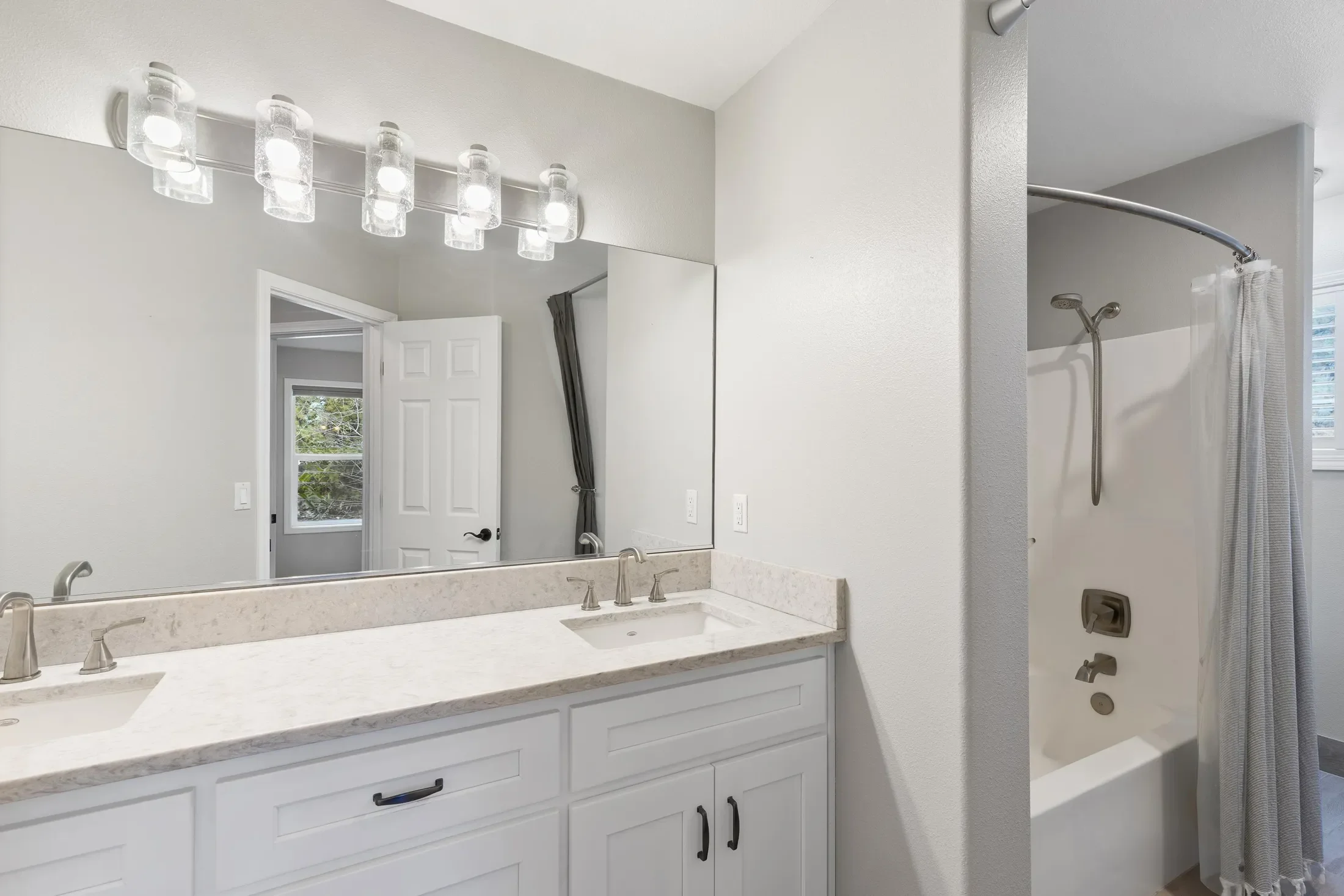 3563 NW McCready Drive, Bend, Oregon, United States. - Hero Image