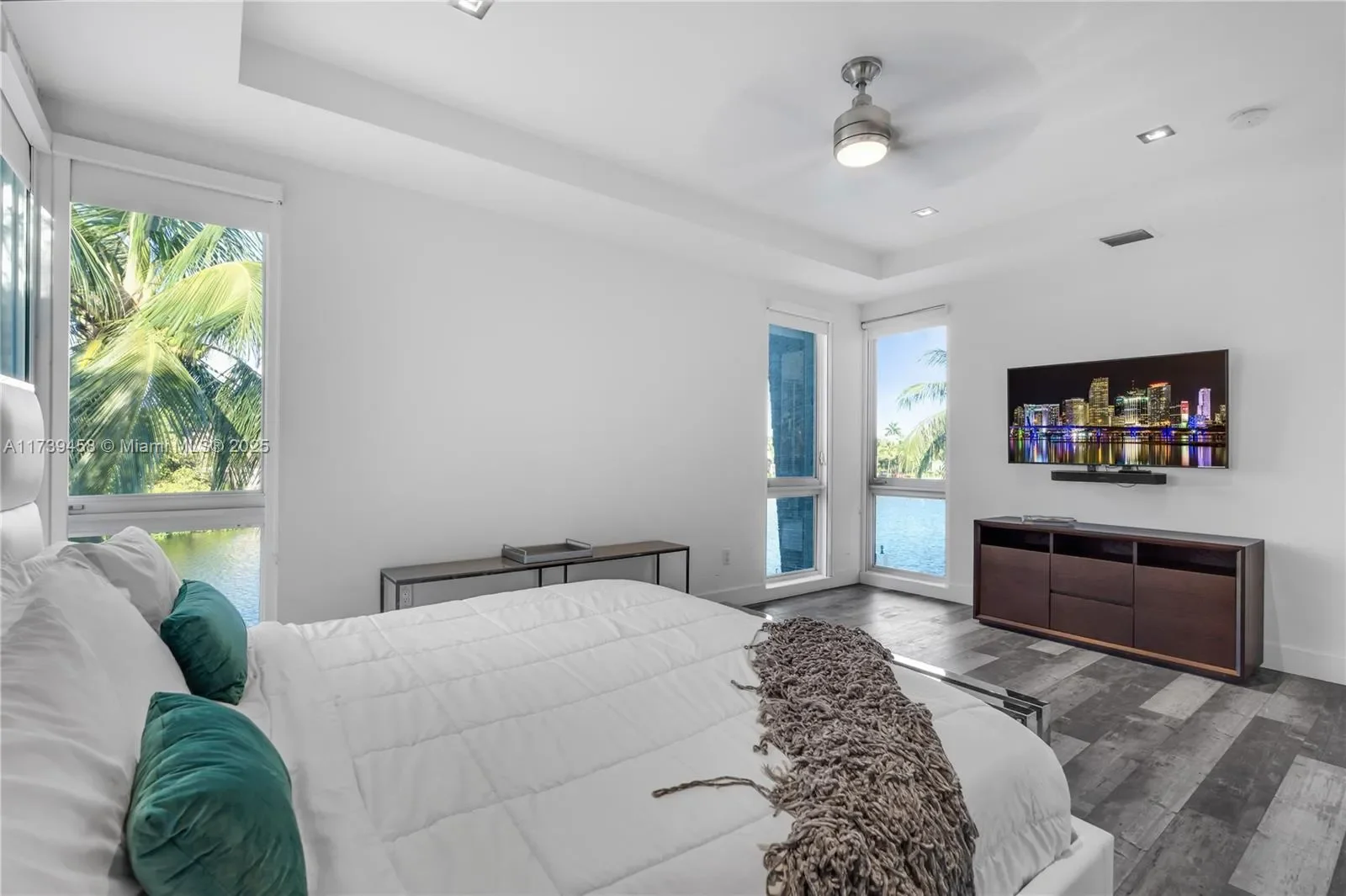 300 Royal Plaza Dr, Fort Lauderdale, Florida, United States. - Photo 51