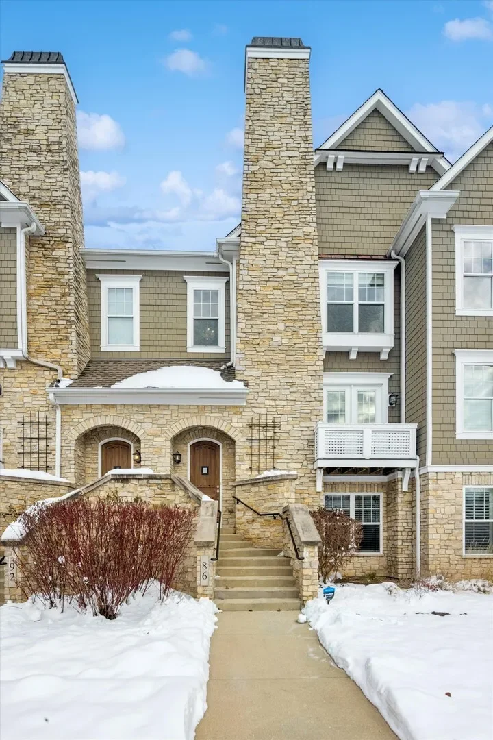 86 W KENNEDY Lane, Hinsdale, Illinois, United States. - Photo 1