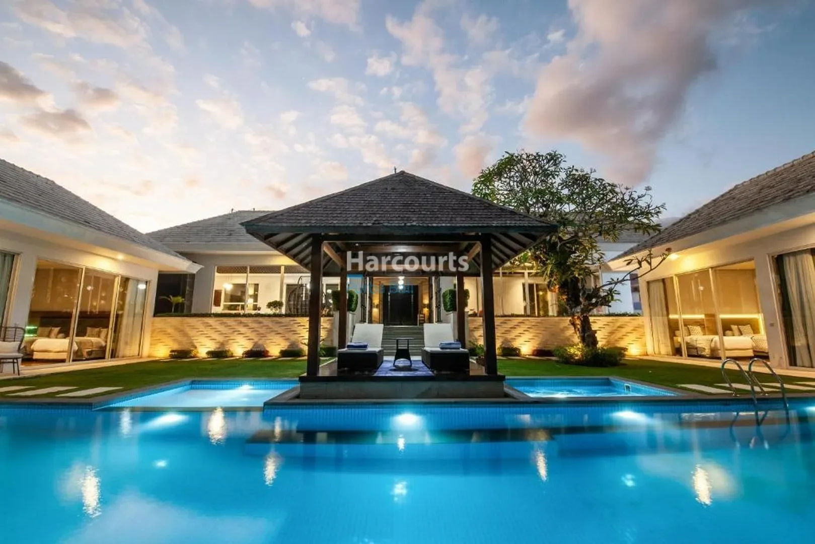 Exterior photo 6