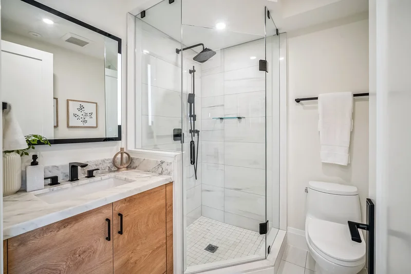 249 Rebecca St, Oakville, ON L6K 2W4, Oakville, Ontario, Canada. - Photo 19