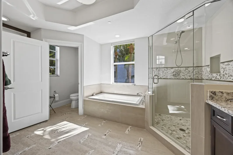 621 Bay Colony Drive S, North Palm Beach, Florida, United States. - Photo 18