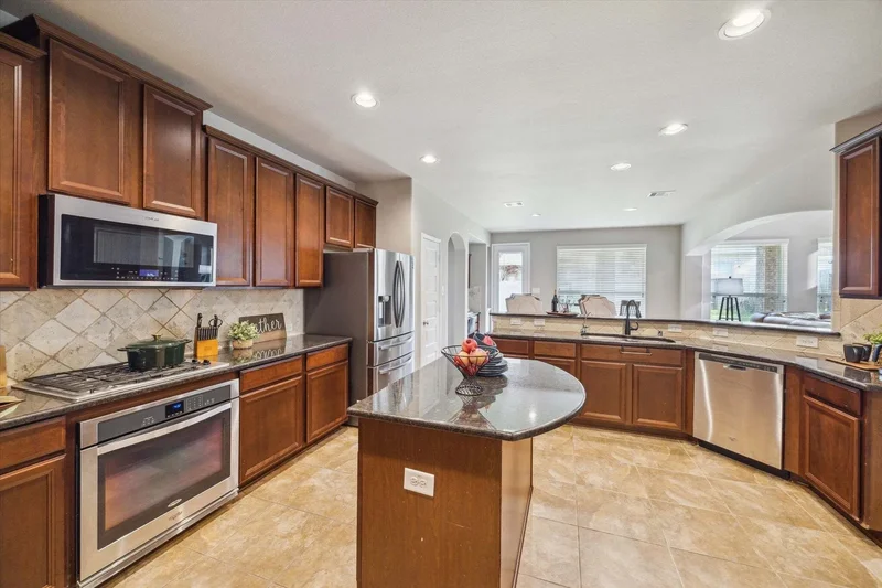 6118 Aspen Pass Drive, Houston, TX 77345, Houston, Texas, United States. - Photo 15