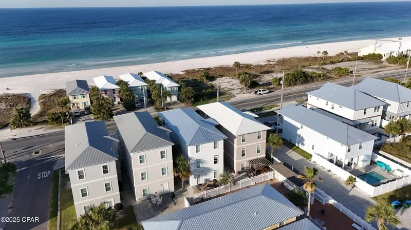 Single Family Residence in Panama City Beach