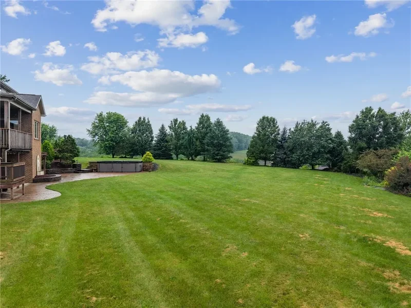 626 Oakcrest Dr, North Huntingdon, PA 15642, Irwin, Pennsylvania, United States. - Photo 41