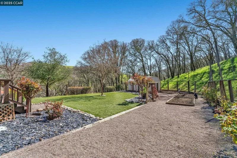 2000 Curry Canyon Rd, Clayton, California, United States. - Photo 11