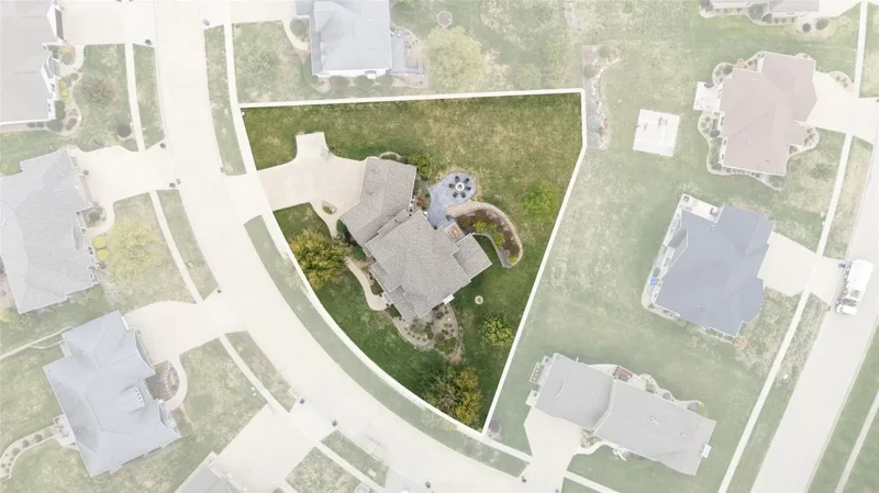 1025 Meadow Crest Drive, Pella, Iowa, United States. - Photo 35