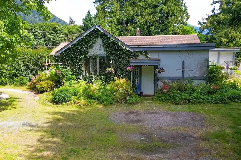 62600 Flood Hope Road, Hope, BC, V0X1L2, CANADA, Hope, British Columbia, Canada. - Photo 8