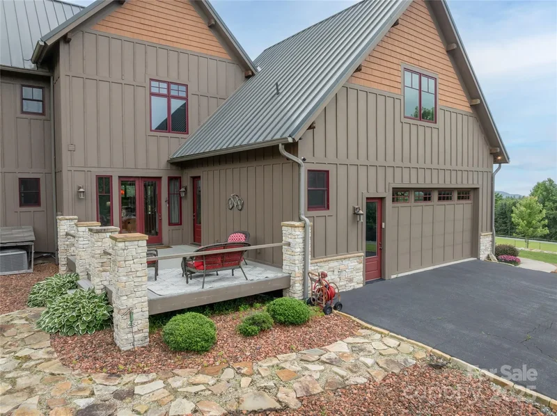 4862 Pinnacle Mountain Road, Zirconia, North Carolina, United States. - Photo 34