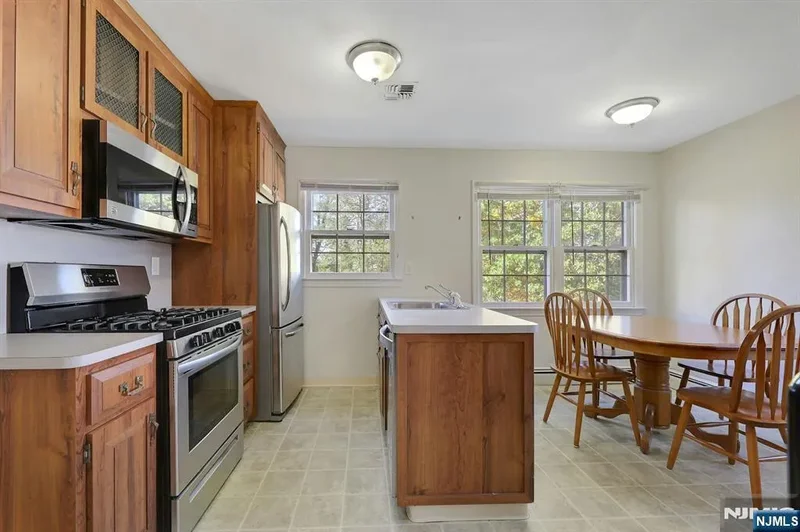64 Powderhorn Drive, Wayne, NJ 07470, Wayne, New Jersey, United States. - Photo 7
