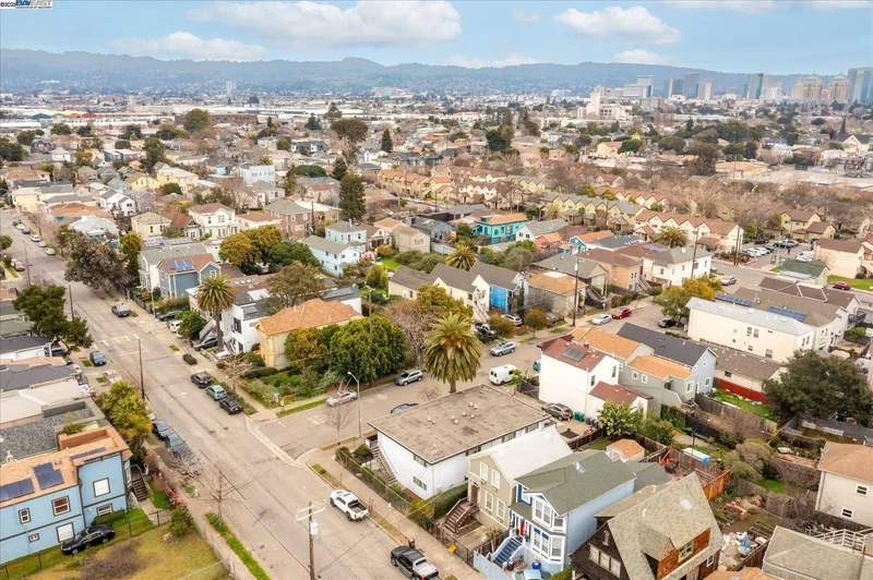 1745 Chase St, Oakland, California, United States. - Photo 10
