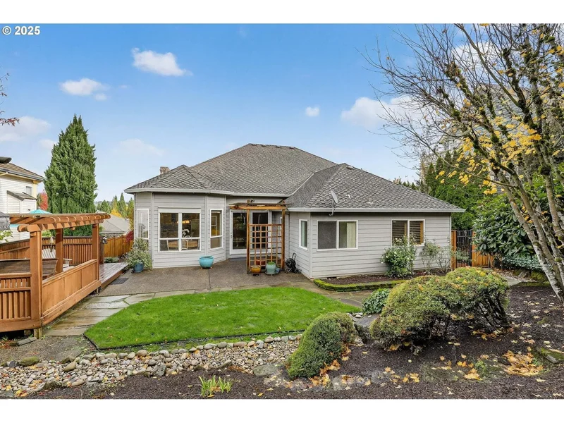 14341 SE Terrace Dr, Clackamas, OR 97015, Clackamas, Oregon, United States. - Photo 44