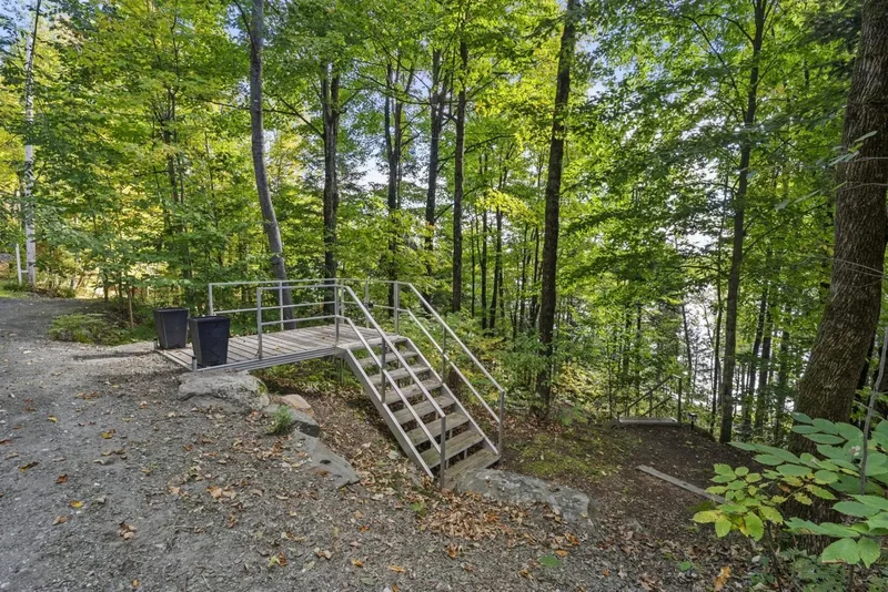 92 Ch. des Bosquets-Fleuris, Magog, Quebec, Canada. - Photo 10
