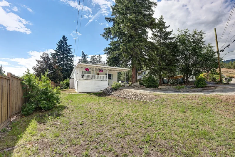 3070 Smith Creek Road, West Kelowna, BC V2T 1M8, West Kelowna, British Columbia, Canada. - Photo 13
