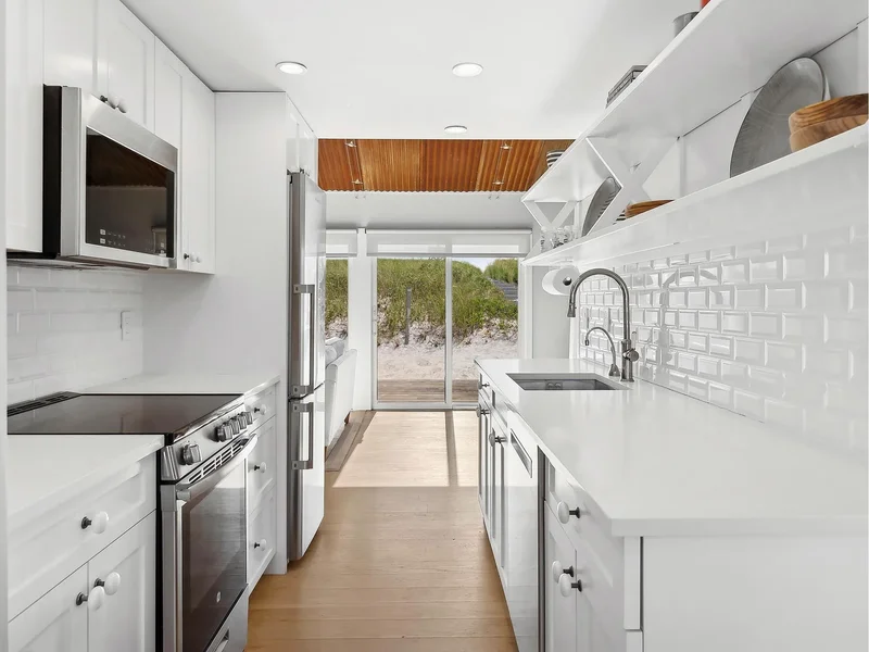 27 Dune Rd, Westhampton Beach, New York, United States. - Photo 8