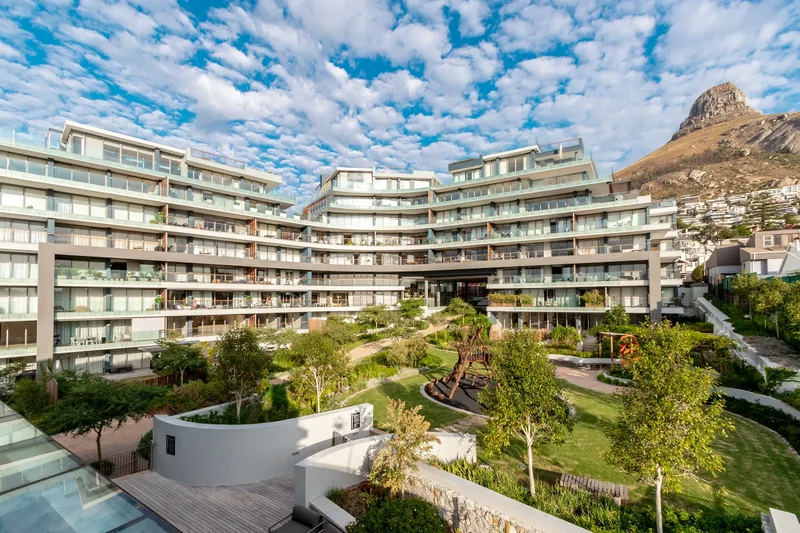 BANTRY HILLS - LUXURY LIVING