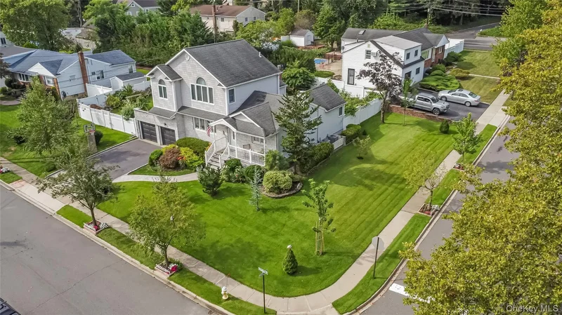 2 Hamilton Street, Farmingdale, NY 11735, West Babylon, New York, United States. - Photo 20