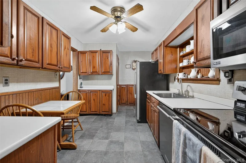 92 Hemlock Street , Farmingdale, NY 11735, West Babylon, New York, United States. - Photo 4