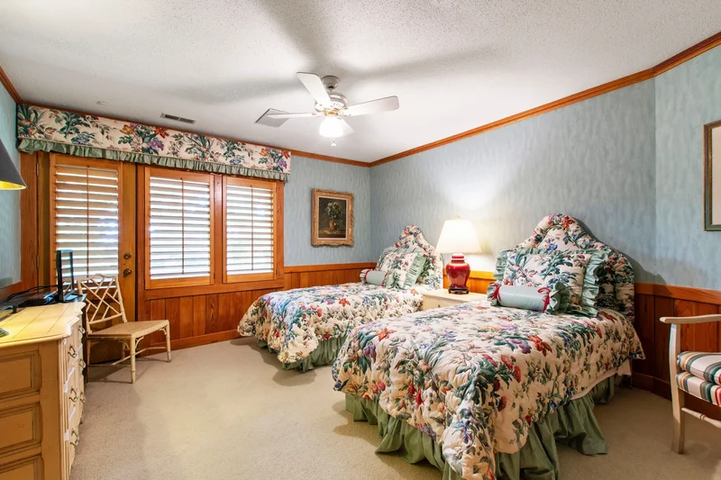 812 Kenmore Road , Chapel Hill, NC 27514, Chapel Hill, North Carolina, United States. - Photo 28