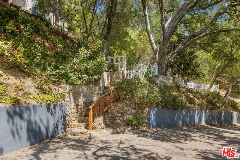 11349 Canton Drive, Los Angeles, California, United States. - Photo 31
